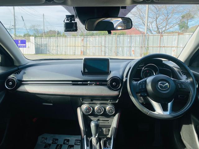 デミオ XDツーリング スマートキ AAC 横滑防止 ETC付き Aストップ LDWS 全席パワーウインドウ AUTOライト PS キーレスエントリー 禁煙 サイドエアバッグ DVD再生 衝突安全ボディ USB ABS(2枚目)