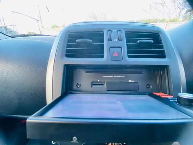 マーチ S グレードS 横滑防止装置 運転席助手席エアバック キーレス パワーウインド オートエアコン PS 運転席エアバッグ 衝突安全ボディ ABS(4枚目)