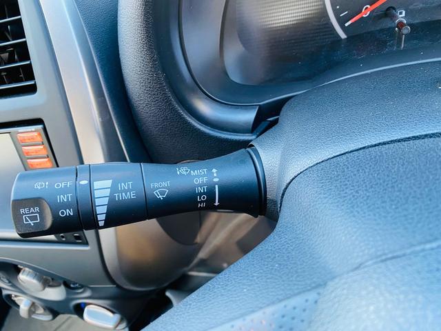 マーチ S グレードS 横滑防止装置 運転席助手席エアバック キーレス パワーウインド オートエアコン PS 運転席エアバッグ 衝突安全ボディ ABS(5枚目)