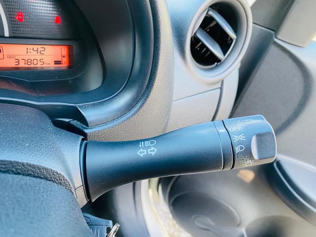 マーチ S グレードS 横滑防止装置 運転席助手席エアバック キーレス パワーウインド オートエアコン PS 運転席エアバッグ 衝突安全ボディ ABS(6枚目)