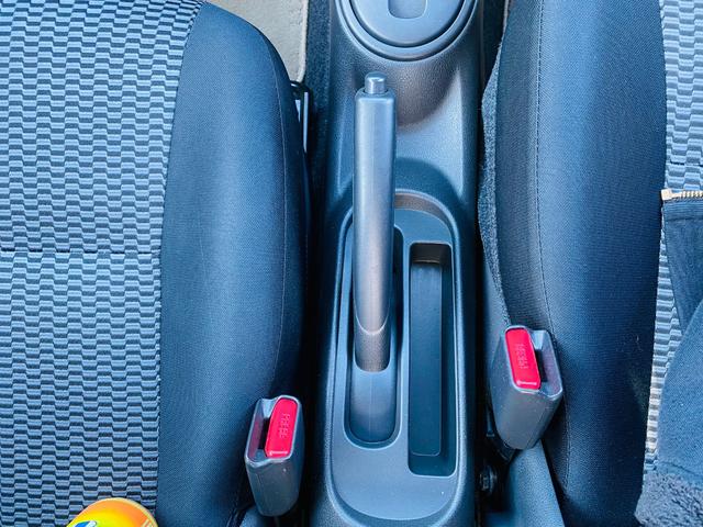 マーチ S グレードS 横滑防止装置 運転席助手席エアバック キーレス パワーウインド オートエアコン PS 運転席エアバッグ 衝突安全ボディ ABS(13枚目)