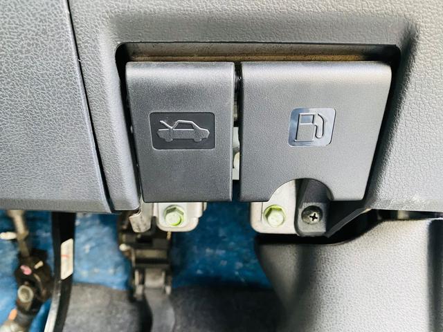 マーチ S グレードS 横滑防止装置 運転席助手席エアバック キーレス パワーウインド オートエアコン PS 運転席エアバッグ 衝突安全ボディ ABS(22枚目)