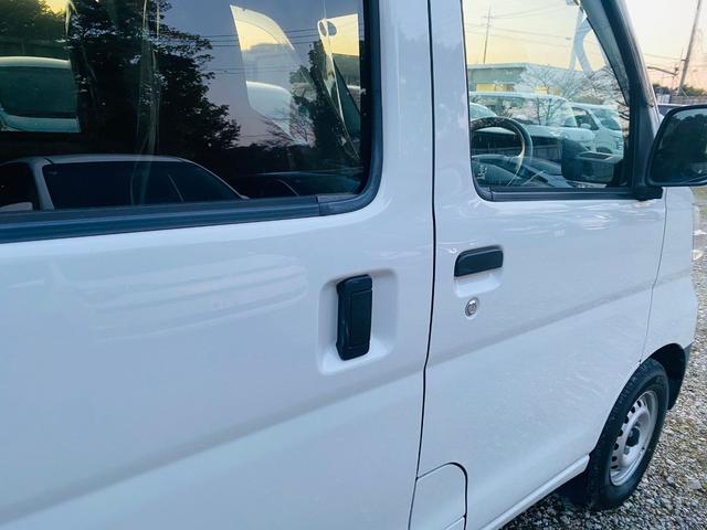 ハイゼットカーゴ デラックスリミテッド パワーウインド エアバッグ キーレスエントリー 禁煙車 AC 助手席エアバック ABS パワステ(39枚目)