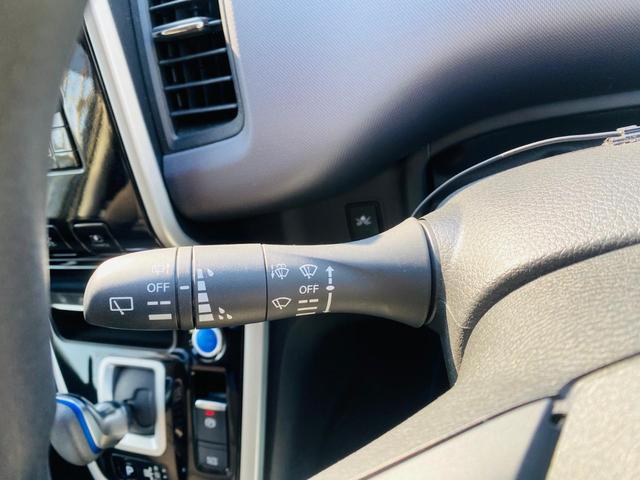 セレナ e-パワー XV ウォークスルー VDC ダブルエアコン フロントカメラ バックビューモニター 衝突安全ボディ 禁煙車 DVD再生 クルーズコントロール 3列シート ETC スマートキー SDナビ AUX キーレス(5枚目)