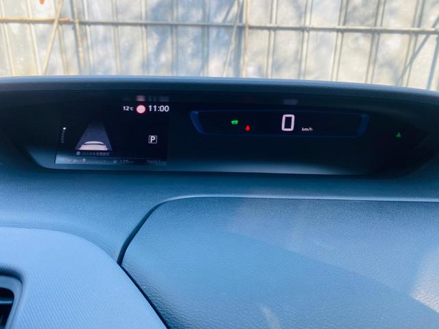 セレナ e-パワー XV ウォークスルー VDC ダブルエアコン フロントカメラ バックビューモニター 衝突安全ボディ 禁煙車 DVD再生 クルーズコントロール 3列シート ETC スマートキー SDナビ AUX キーレス(15枚目)