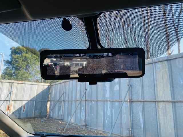 セレナ e-パワー XV ウォークスルー VDC ダブルエアコン フロントカメラ バックビューモニター 衝突安全ボディ 禁煙車 DVD再生 クルーズコントロール 3列シート ETC スマートキー SDナビ AUX キーレス(18枚目)