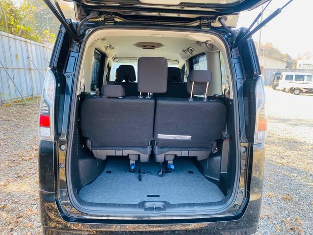 セレナ e-パワー XV ウォークスルー VDC ダブルエアコン フロントカメラ バックビューモニター 衝突安全ボディ 禁煙車 DVD再生 クルーズコントロール 3列シート ETC スマートキー SDナビ AUX キーレス(26枚目)