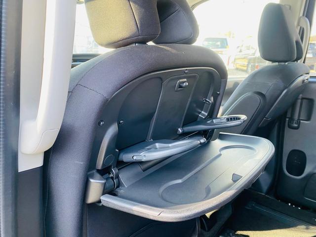 セレナ e-パワー XV ウォークスルー VDC ダブルエアコン フロントカメラ バックビューモニター 衝突安全ボディ 禁煙車 DVD再生 クルーズコントロール 3列シート ETC スマートキー SDナビ AUX キーレス(32枚目)