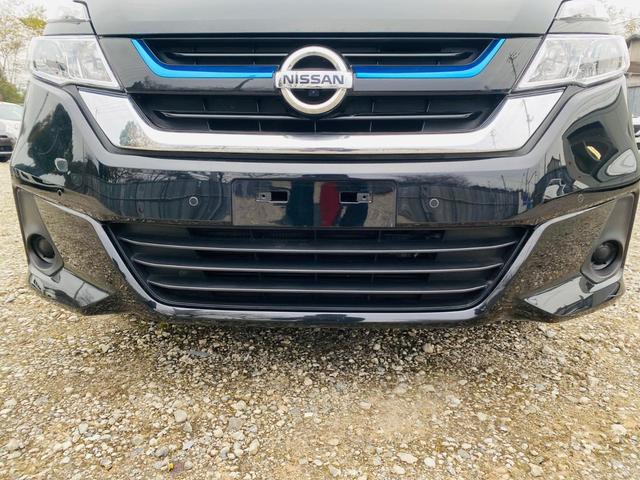 セレナ e-パワー XV ウォークスルー VDC ダブルエアコン フロントカメラ バックビューモニター 衝突安全ボディ 禁煙車 DVD再生 クルーズコントロール 3列シート ETC スマートキー SDナビ AUX キーレス(44枚目)