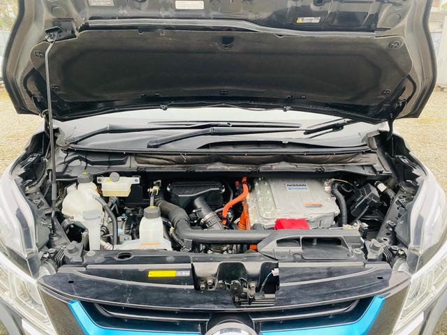 セレナ e-パワー XV ウォークスルー VDC ダブルエアコン フロントカメラ バックビューモニター 衝突安全ボディ 禁煙車 DVD再生 クルーズコントロール 3列シート ETC スマートキー SDナビ AUX キーレス(66枚目)