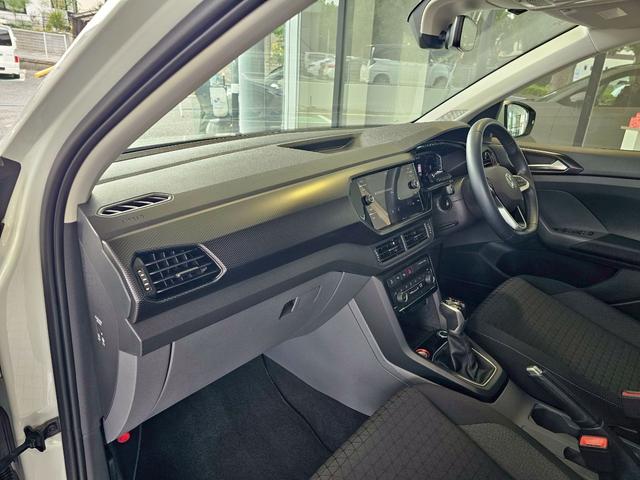 T-クロス TSI アクティブ 純正ナビ・プリクラッシュブレーキ・クルーズコントロール・バックモニター・ブラインドスポットモニター・Bluetooth接続・USB接続・ETC2.0・純正16インチアルミホイール(40枚目)