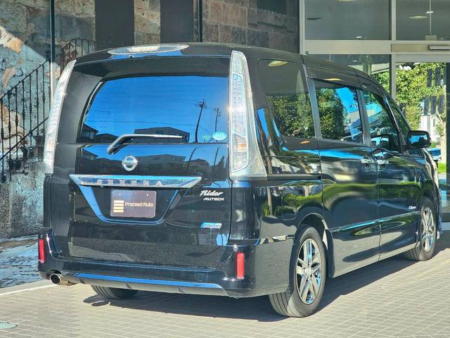 セレナ ライダー ブラックライン S-ハイブリッド 純正ナビ・後席モニター・アラウンドビューモニター・クルーズコントロール・Bluetooth接続・ETC・ドライブレコーダー・TV・100V電源・両側電動スライドドア・純正16インチアルミホイール(3枚目)