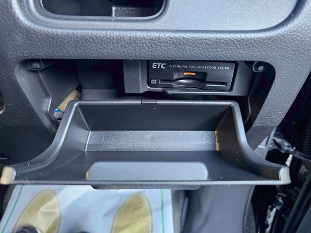 セレナ ライダー ブラックライン S-ハイブリッド 純正ナビ・後席モニター・アラウンドビューモニター・クルーズコントロール・Bluetooth接続・ETC・ドライブレコーダー・TV・100V電源・両側電動スライドドア・純正16インチアルミホイール(22枚目)