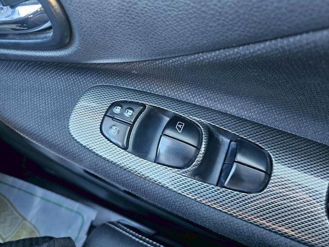 セレナ ライダー ブラックライン S-ハイブリッド 純正ナビ・後席モニター・アラウンドビューモニター・クルーズコントロール・Bluetooth接続・ETC・ドライブレコーダー・TV・100V電源・両側電動スライドドア・純正16インチアルミホイール(33枚目)