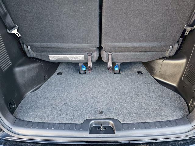 セレナ ライダー ブラックライン S-ハイブリッド 純正ナビ・後席モニター・アラウンドビューモニター・クルーズコントロール・Bluetooth接続・ETC・ドライブレコーダー・TV・100V電源・両側電動スライドドア・純正16インチアルミホイール(65枚目)