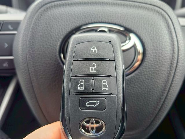 ヴォクシー S-Z 登録済み未使用車・快適利便パッケージHIGH・CD.DVDデッキ・純正ナビ・Bモニタ・フルセグTV・パワーバックドア・両側電動スライドドア・ETC2.0・セーフティセンス・アダプティブクルーズC(24枚目)