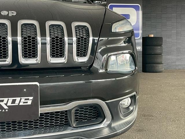 ジープ・チェロキー ロンジチュード　ロンジチュード（５名）純正ナビ・ＴＶ・純正１７インチアルミホイール・ＥＴＣ・ルーフレール・ＨＩＤ・レベライザー・社外デジタルインナーミラー（12枚目）