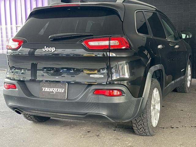 ジープ・チェロキー ロンジチュード　ロンジチュード（５名）純正ナビ・ＴＶ・純正１７インチアルミホイール・ＥＴＣ・ルーフレール・ＨＩＤ・レベライザー・社外デジタルインナーミラー（16枚目）