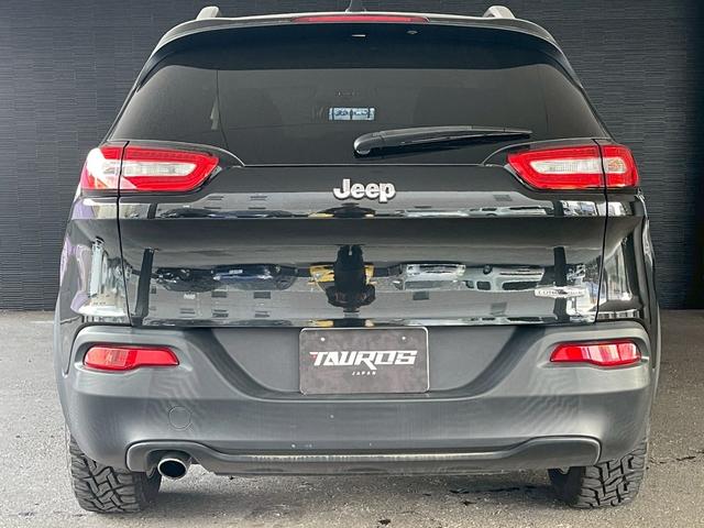 ジープ・チェロキー ロンジチュード　ロンジチュード（５名）純正ナビ・ＴＶ・純正１７インチアルミホイール・ＥＴＣ・ルーフレール・ＨＩＤ・レベライザー・社外デジタルインナーミラー（17枚目）