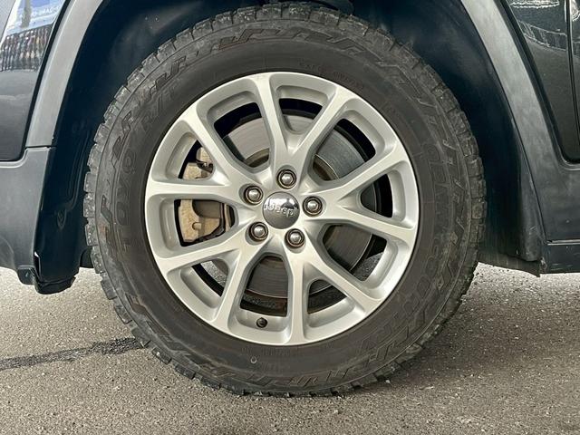 ジープ・チェロキー ロンジチュード　ロンジチュード（５名）純正ナビ・ＴＶ・純正１７インチアルミホイール・ＥＴＣ・ルーフレール・ＨＩＤ・レベライザー・社外デジタルインナーミラー（18枚目）