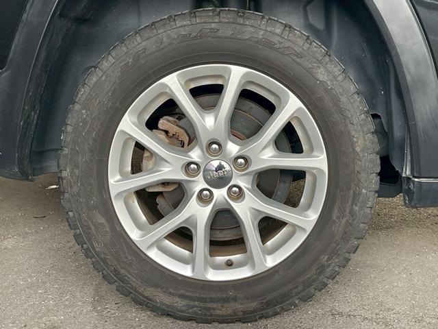 ジープ・チェロキー ロンジチュード　ロンジチュード（５名）純正ナビ・ＴＶ・純正１７インチアルミホイール・ＥＴＣ・ルーフレール・ＨＩＤ・レベライザー・社外デジタルインナーミラー（20枚目）