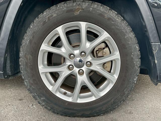 ジープ・チェロキー ロンジチュード　ロンジチュード（５名）純正ナビ・ＴＶ・純正１７インチアルミホイール・ＥＴＣ・ルーフレール・ＨＩＤ・レベライザー・社外デジタルインナーミラー（21枚目）