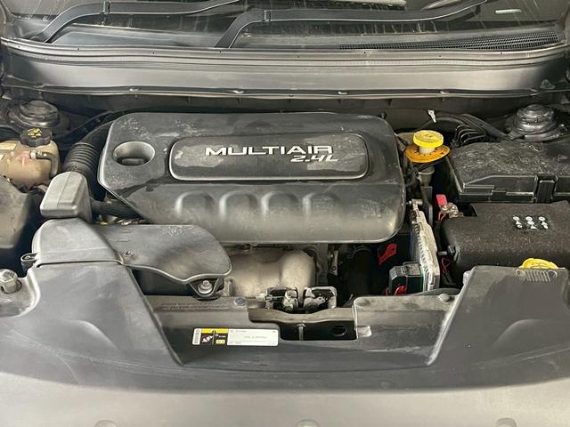 ジープ・チェロキー ロンジチュード　ロンジチュード（５名）純正ナビ・ＴＶ・純正１７インチアルミホイール・ＥＴＣ・ルーフレール・ＨＩＤ・レベライザー・社外デジタルインナーミラー（38枚目）