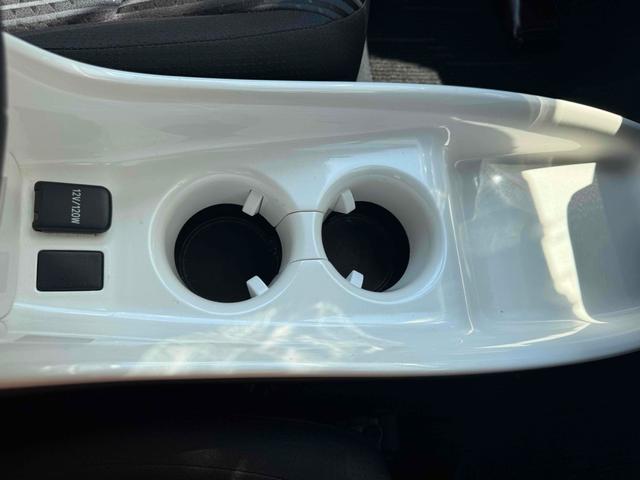 プリウス A ドライブレコーダー クリアランスソナー オートクルーズコントロール 衝突被害軽減システム TV LEDヘッドランプ CVT スマートキー 盗難防止システム 衝突安全ボディ ABS ESC エアコン(6枚目)