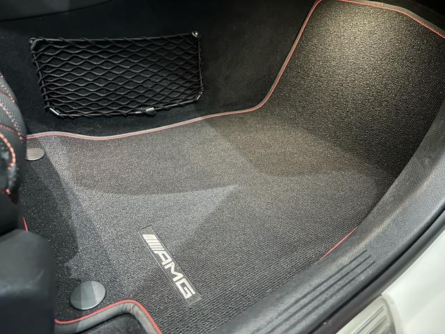 Ｃクラス Ｃ６３　Ｓ　エディション１　ＥＤ１　左ハンドル　３５０台限定車　ＡＭＧパフォ―マンスシート　レッドステッチレザーシート（50枚目）