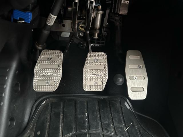 アバルト５９５ コンペティツィオーネ　ＭＴ車　ディーラー車　ワンオーナー　イブデザインパーツ（18枚目）