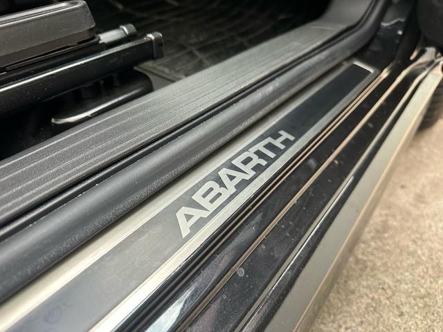 アバルト５９５ コンペティツィオーネ　ＭＴ車　ディーラー車　ワンオーナー　イブデザインパーツ（30枚目）