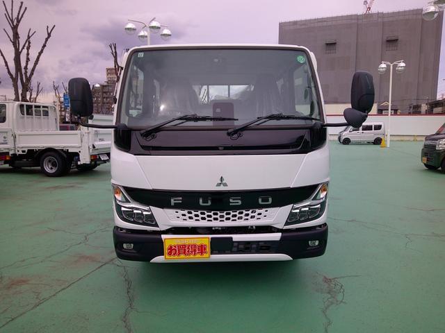 キャンター 　３．０ＤＴ　ダブルキャブ　新型　２ｔ積載　全低床　６ＡＴ　６人乗り　リアカメラ　車両総重量４６８０ｋｇ　リアエアコン　ヒルスタートアシスト　ＥＳＰ　ＬＥＤライト　ＬＥＤフォグランプ　左側電動格納ミラー（2枚目）