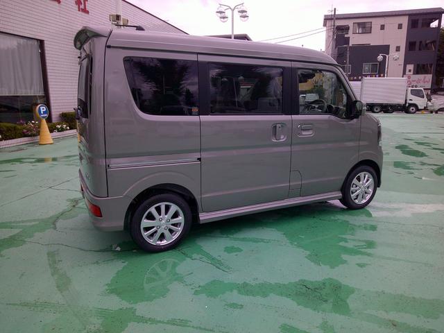 エブリイワゴン ＰＺターボスペシャル　ハイルーフ　ＣＶＴ　ナビ・ＴＶ　届出済未使用車　後席両側パワースライドドア　オートステップ　ＬＥＤヘッドランプ　フォグランプ　スズキセーフティサポート　ＥＳＰ　オートライト　シートヒーター（7枚目）