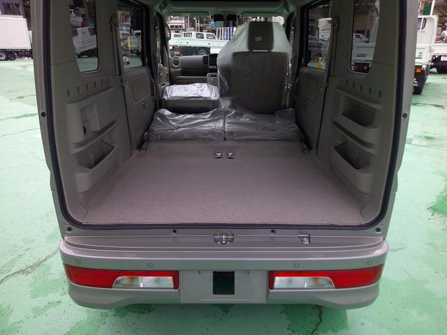エブリイワゴン ＰＺターボスペシャル　ハイルーフ　ＣＶＴ　ナビ・ＴＶ　届出済未使用車　後席両側パワースライドドア　オートステップ　ＬＥＤヘッドランプ　フォグランプ　スズキセーフティサポート　ＥＳＰ　オートライト　シートヒーター（13枚目）