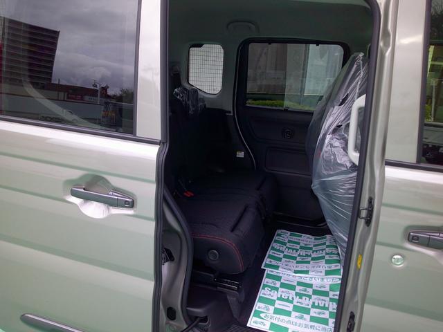 スペーシアギア ハイブリッドＸＺ　届出済未使用車　全方位モニター付９インチメモリーナビゲーション　ＣＶＴ　スズキセーフティサポート　後席両側パワースライドドア　運転席、助手席シートヒーター　ＬＥＤヘッドランプ　ＬＥＤフォグランプ（8枚目）