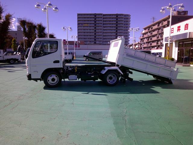 キャンター 3.0DT ローダーダンプ 新型 2.95t積載 コボレーン 5MT リアカメラ ラジコン EZGO 左側電動格納ミラー LEDライト LEDフォグランプ オートライト(4枚目)