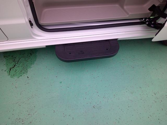 エブリイワゴン ＰＺターボスペシャル　ハイルーフ　ＣＶＴ　ナビ・ＴＶ　届出済未使用車　後席両側パワースライドドア　オートステップ　ＬＥＤヘッドランプ　フォグランプ　スズキセーフティサポート　ＥＳＰ　オートライト　シートヒーター（6枚目）