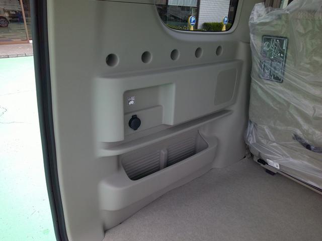 エブリイワゴン ＰＺターボスペシャル　ハイルーフ　ＣＶＴ　ナビ・ＴＶ　届出済未使用車　後席両側パワースライドドア　オートステップ　ＬＥＤヘッドランプ　フォグランプ　スズキセーフティサポート　ＥＳＰ　オートライト　シートヒーター（11枚目）