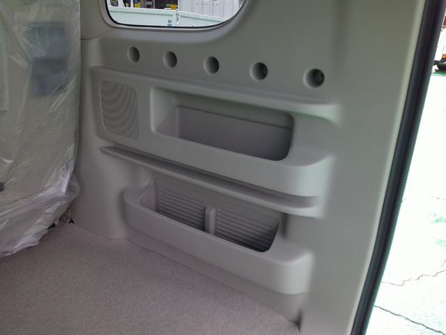 エブリイワゴン ＰＺターボスペシャル　ハイルーフ　ＣＶＴ　ナビ・ＴＶ　届出済未使用車　後席両側パワースライドドア　オートステップ　ＬＥＤヘッドランプ　フォグランプ　スズキセーフティサポート　ＥＳＰ　オートライト　シートヒーター（12枚目）