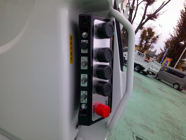 キャンター 　３．０ＤＴ　新明和製　圧縮式　塵芥車　Ｇ－ＰＸ　４．６立米　２．３ｔ積載　５ＭＴ　リアカメラ　ＥＺＧＯ　ＥＳＰ　左側電動格納ミラー　ＬＥＤライト（13枚目）