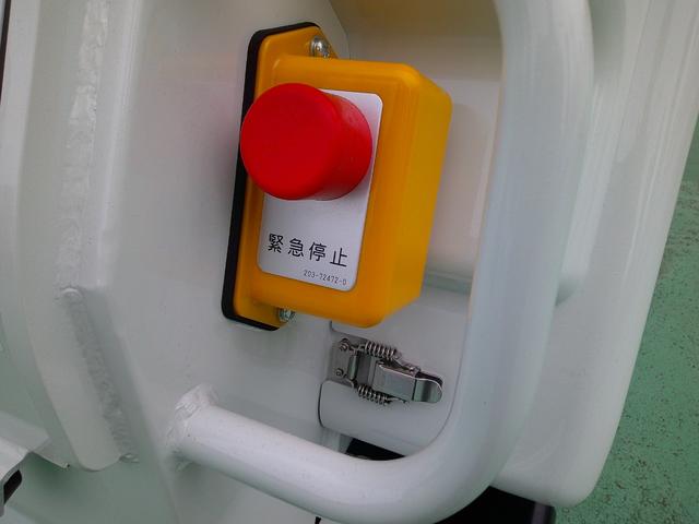 キャンター 　３．０ＤＴ　新明和製　圧縮式　塵芥車　Ｇ－ＰＸ　４．６立米　２．３ｔ積載　５ＭＴ　リアカメラ　ＥＺＧＯ　ＥＳＰ　左側電動格納ミラー　ＬＥＤライト（16枚目）