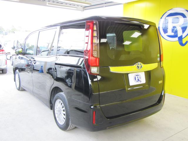 ノア ハイブリッドＸ　両側オートスライド　メモリーナビ　バックカメラ（11枚目）