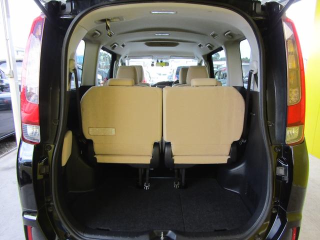 ノア ハイブリッドＸ　両側オートスライド　メモリーナビ　バックカメラ（16枚目）