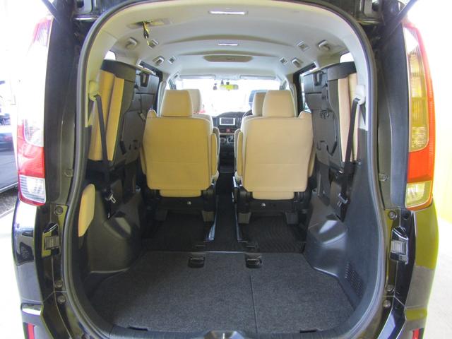 ノア ハイブリッドＸ　両側オートスライド　メモリーナビ　バックカメラ（17枚目）