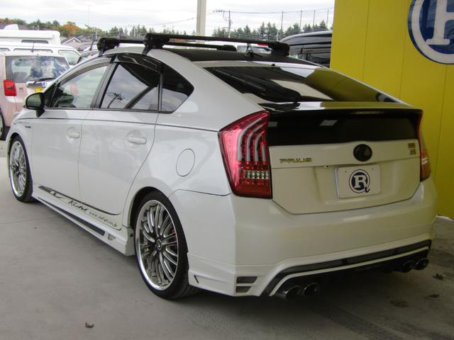 プリウス Ｓ　ＴＥＩＮ車高調　フルエアロ　メモリーナビ（11枚目）