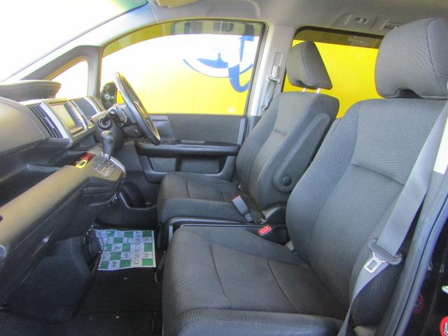 ステップワゴンスパーダ Ｚ　インターナビセレクション　ＨＤＤナビ　両側オートスライド（14枚目）