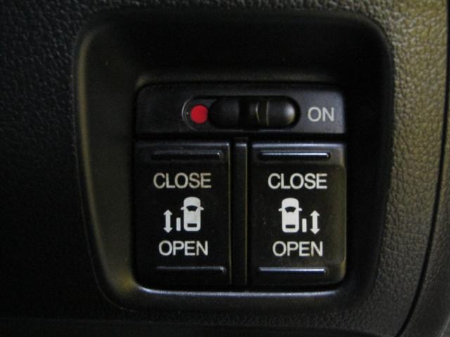 N-BOXカスタム G・ターボLパッケージ 両側オートスライド ハーフレザーシート(20枚目)