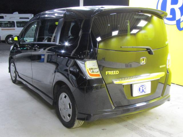 フリードハイブリッド ジャストセレクション 両側オートスライド ハーフレザーシート(11枚目)