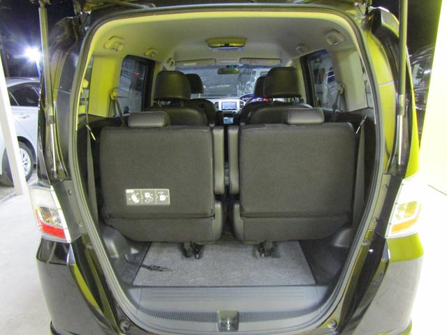 フリードハイブリッド ジャストセレクション 両側オートスライド ハーフレザーシート(17枚目)