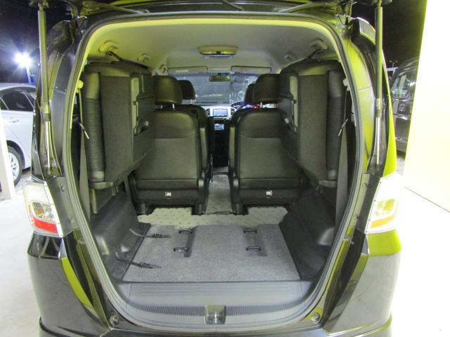 フリードハイブリッド ジャストセレクション 両側オートスライド ハーフレザーシート(18枚目)